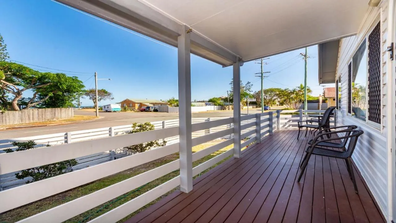 Dog Lovers Retreat Beachmere 0*,  Australia